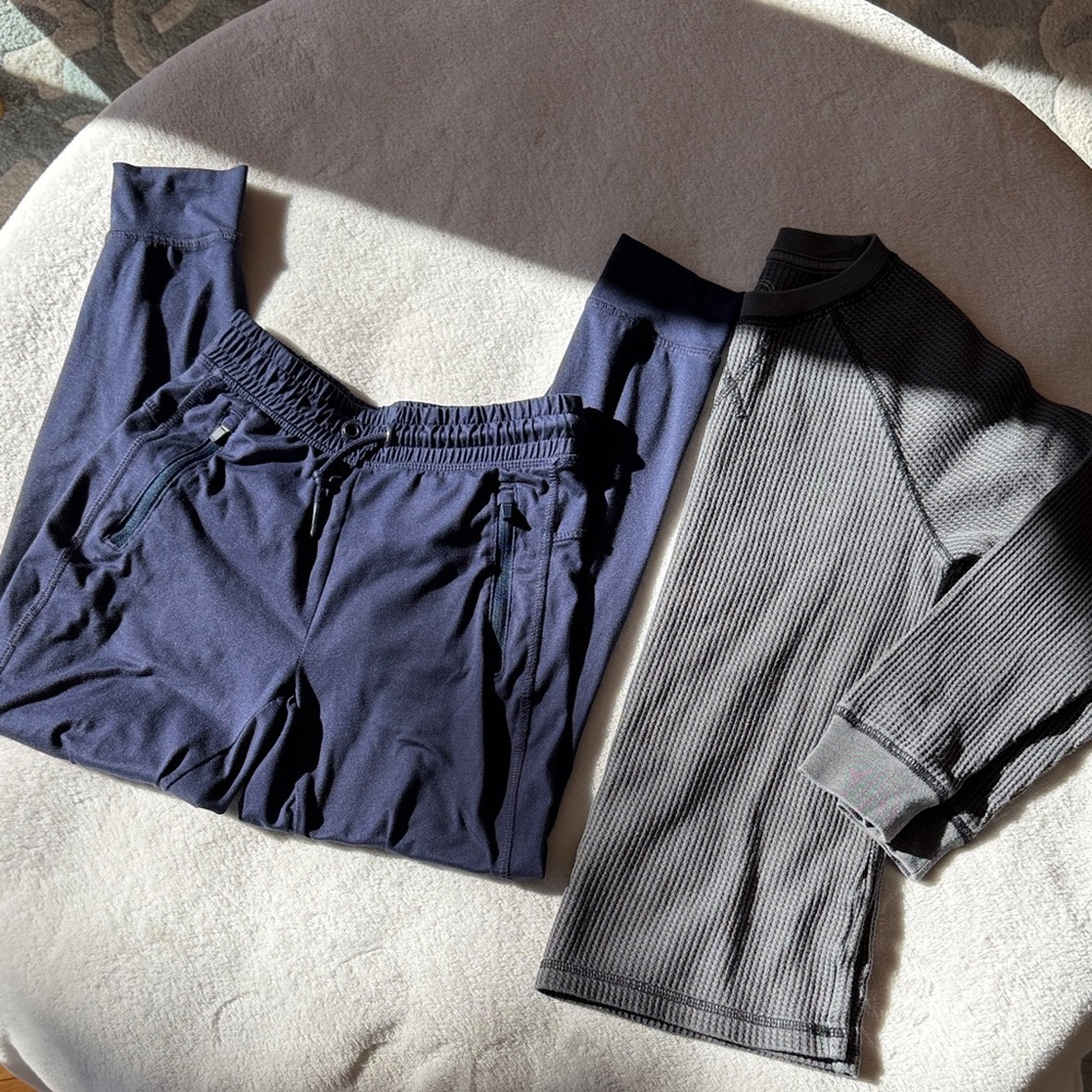 Boys (kids) Navy Joggers and Gray Thermal Top Set
